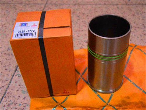中聯(lián)重科YZ18A壓路機(jī)道依茨deutzBF4M1013C發(fā)動機(jī)銷售維修配件中山